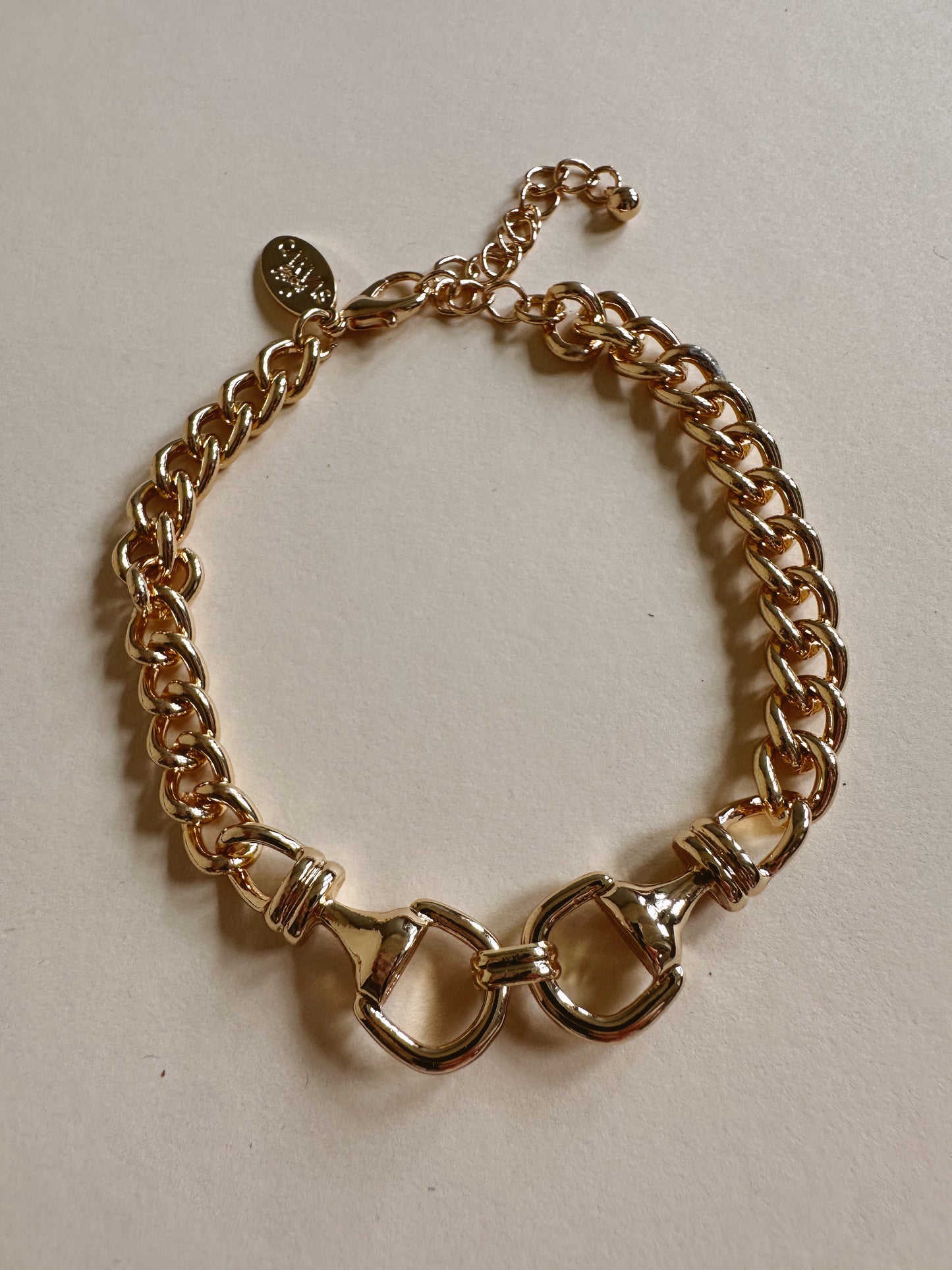 Linked Horsebit Bracelet in Shiny Gold